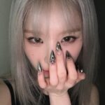 Jeon Hee-jin Instagram - 10 ways to show off my new nails 💅✨