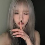 Jeon Hee-jin Instagram - 10 ways to show off my new nails 💅✨