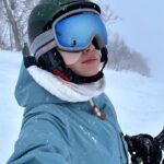 Jeon Hye-bin Instagram - 한치앞도 안보이게 내리는 눈속에서 스키⛷️ #래드스토어 에서 니세코간다니 추천해준 #blackcrows #스키웨어 덕분에 나혼자 뽀송하게 하나도 안젖었음👍 #machski 눈속에 파 묻혀도 안정감최고 🥹🫶🏻 스키타시는 분들 #래드스토어 꼭 가서 추천 받으세요 🙏❤️