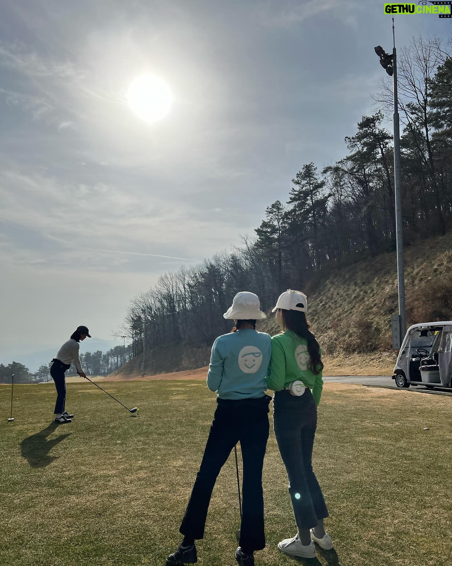 Jeon Hye-bin Instagram - 예쁜 골프웨어때매 오늘 좀 잘쳤다 ㅋㅋ @piv_vee @garmentgolf