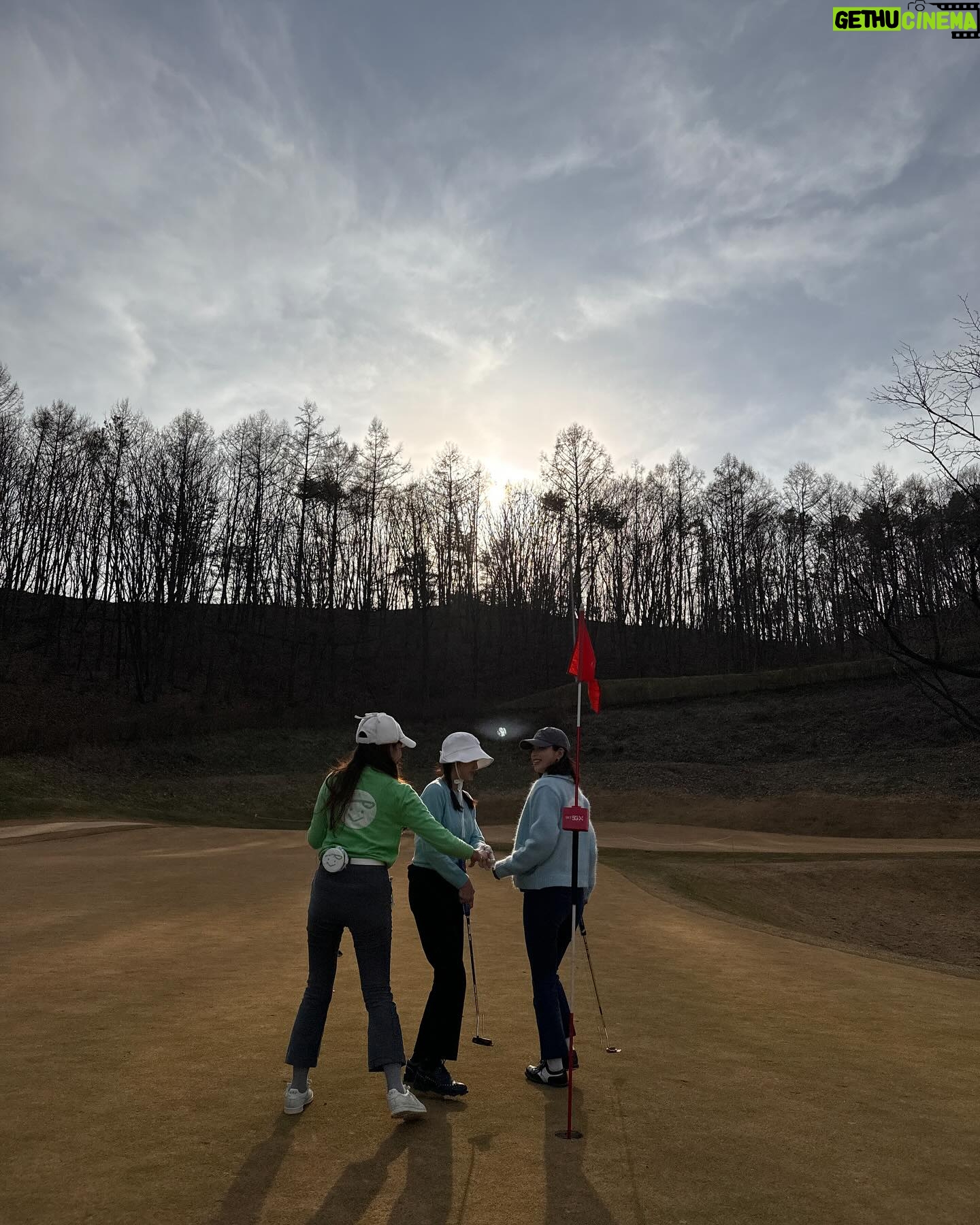 Jeon Hye-bin Instagram - 예쁜 골프웨어때매 오늘 좀 잘쳤다 ㅋㅋ @piv_vee @garmentgolf