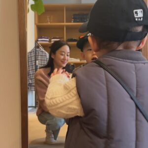 Jeon Hye-bin Instagram - 봄날🌸