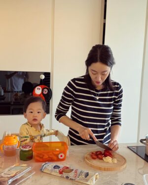 Jeon Hye-bin Instagram - 봄날🌸
