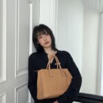 Jeon So-nee Instagram - 🖤🍮🖤 @prada #PradaGalleria #adv