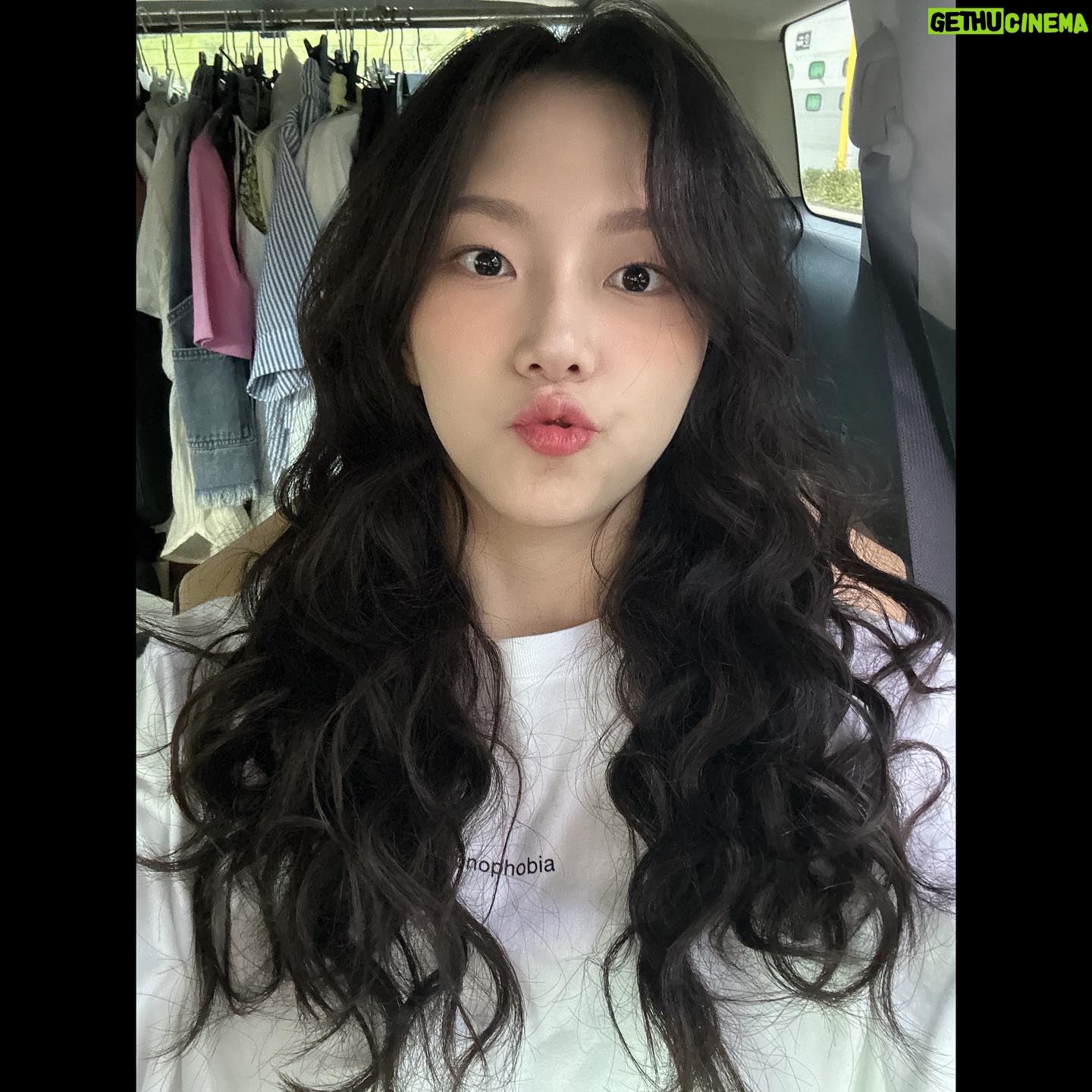 Jeong Da-eun - 9.6K Likes - 여름이 끝나긴 할까 🫠🍦