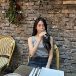 Jeong Da-eun Instagram - 느껴지는 그대로 보내자, 마음껏! 🍃💭💥🥂