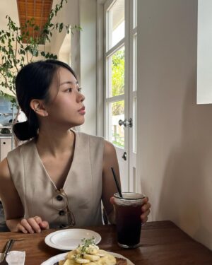 Jeong Da-eun Instagram - 여름 끝자락 제주에서 .. 🌴💚