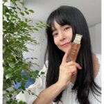 Jeong Hye-young Instagram - #광고 시간을 멈출순 없겠지만 남들보다 조금 느리게 가도록 만들순 있지요 열심히 나를 가꾸어봐요 #디올프레스티지 #로즈앰플세럼 피부속부터 에너지가 차올라 탄력을 되찾아 더욱 아름답게 빛나는 피부 디올프레스티지와 함께 하세요!