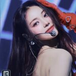 Jeong Jin-sol Instagram – ARTMS 데뷔 쇼케이스 끝! 🩷💚❤️💙💜