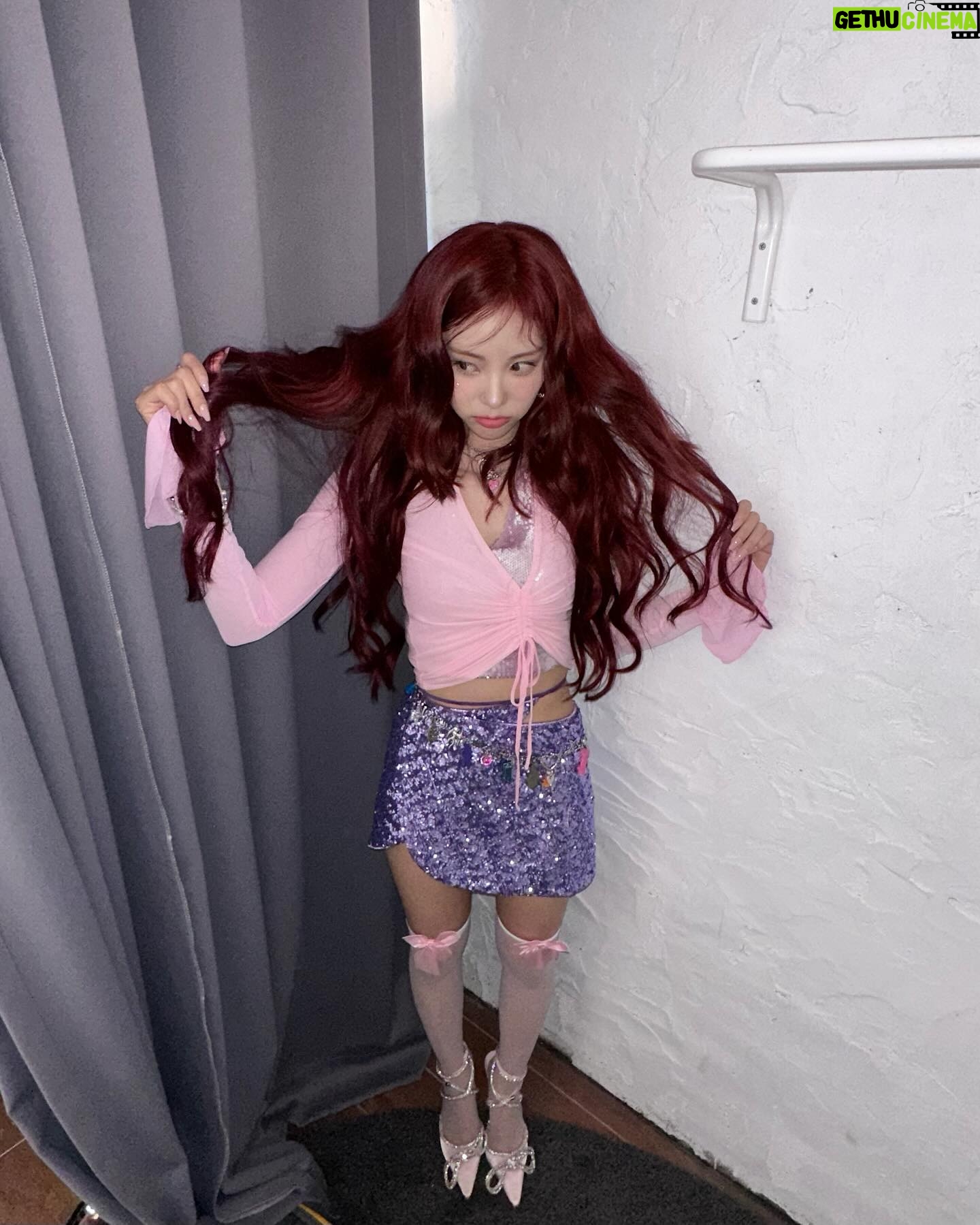 Jeong Jin-sol Instagram - ππππ©·π·πΈπ