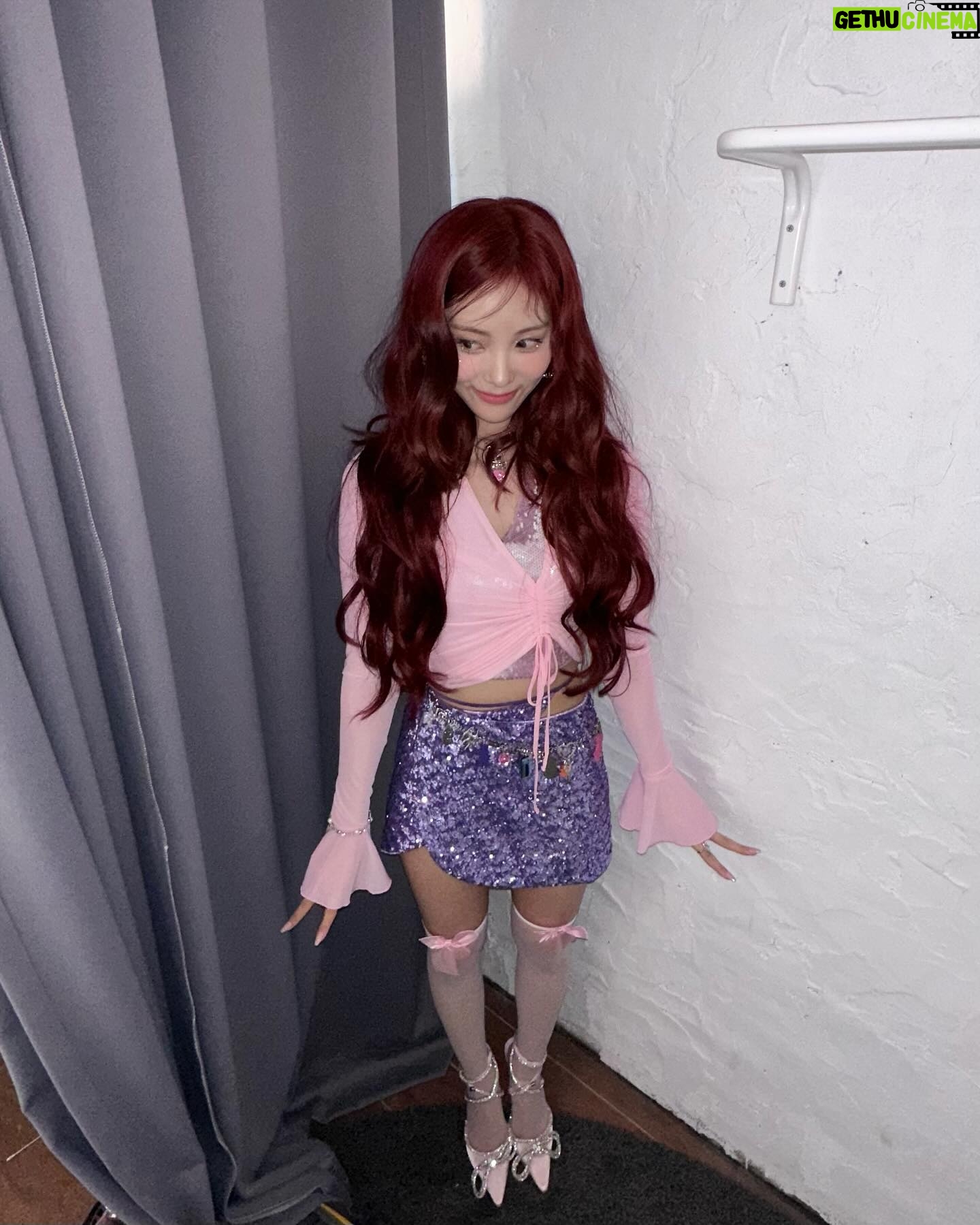 Jeong Jin-sol Instagram - ππππ©·π·πΈπ