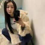 Jeong Yu-mi Instagram - 장기간 사극촬영 끝났으니 뒷북 좀 쳐도 되쟈나.💇🏻‍♀️😛💕