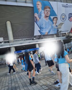 Jeong Yu-mi Instagram - 뜨거웠던 어제, 오픈트레이닝.🩵🔥🩵
#mancity#이거라도본게어디야#오늘경기는편히집에서#집이최고지🥲