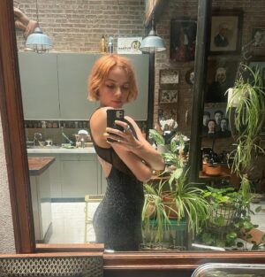 Jess Bush Instagram - 🍑✨🤞🏻