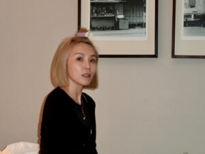 Jess Lee Instagram - 前兩天經紀人問我，
你是不是很久沒有更新一下？
然後我就翻了我的手機，很久很久，
發現我平常真的都沒什麼在拍照！！
然後要找漂亮的照片po，真的很難！！😭
（總覺得po文要搭配假掰美照？）
.
感謝 @kaia1ee 的隨手拍！
實在是太日常！太真實！哈哈⋯
那個我接下來如果多po，
很無聊又有點醜生活照，
再搭配圖文不符的文字，
你們OK嗎？😂
.
#好多舊照片