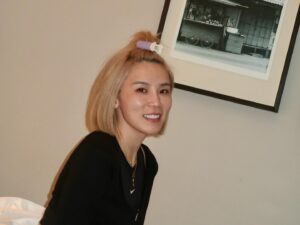 Jess Lee Instagram - 前兩天經紀人問我，
你是不是很久沒有更新一下？
然後我就翻了我的手機，很久很久，
發現我平常真的都沒什麼在拍照！！
然後要找漂亮的照片po，真的很難！！😭
（總覺得po文要搭配假掰美照？）
.
感謝 @kaia1ee 的隨手拍！
實在是太日常！太真實！哈哈⋯
那個我接下來如果多po，
很無聊又有點醜生活照，
再搭配圖文不符的文字，
你們OK嗎？😂
.
#好多舊照片