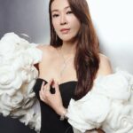 Jesseca Liu Instagram - 关于昨晚... 一切都太完美 太圆满 一碗泡面不足以承载满满的感谢和感动 一觉醒来都还在意犹未尽回味中~ 一一未完待续 ❤️ Photo: @hansgoh Hair: @mrlow Passion Hair Makeup: @shaunleelee Styling: @rongg Outfit: @nicolefeliciacouture Nicole felicia FW couture 2024 @ivorybridal Jewellery: @tiffanyandco