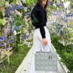Jesseca Liu Instagram – Getting ready for the weekend with my book tote💜💜
#DiorBookTote #DiorCruise @dior