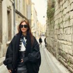 Jesseca Liu Instagram – 每到一个新地方就触动心里某个神经，总觉得陌生又熟悉。