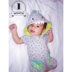 Jessi Smiles Instagram – Happy one month, my lil monster!! 👶🏻🍼💚