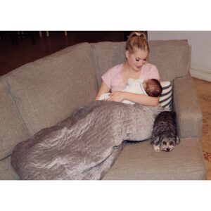 Jessi Smiles Instagram - Being a mom is hard and there's no pretending that it isn't...but there's two things that genuinely make it easier and that's my @gravityblankets and the look in my son's eyes when he's relaxed right along with me. Please look into it if you suffer with anxiety - it's almost instant relief for mine! Go to gravityblankets.com and use the code "Jessi-Gravity" for 15% off!! #sponsored #gravityblanket