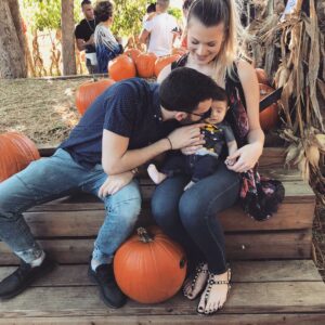 Jessi Smiles Instagram - Pumpkin patch shenanigans 🎃💛