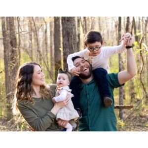 Jessi Smiles Instagram - Our photoshoots are always a hot mess lmao but man do I love my lil family 🥺💛