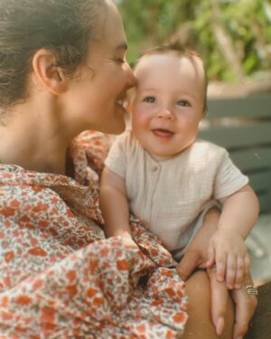 Jessica Brown Findlay Instagram - 🌞👶👶🩵