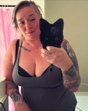 Jessica Cricks Instagram - But is this phone case too much tho? 🤣🤣🤣🤣🤣 🐈‍⬛🐈‍⬛🐈‍⬛🐈‍⬛