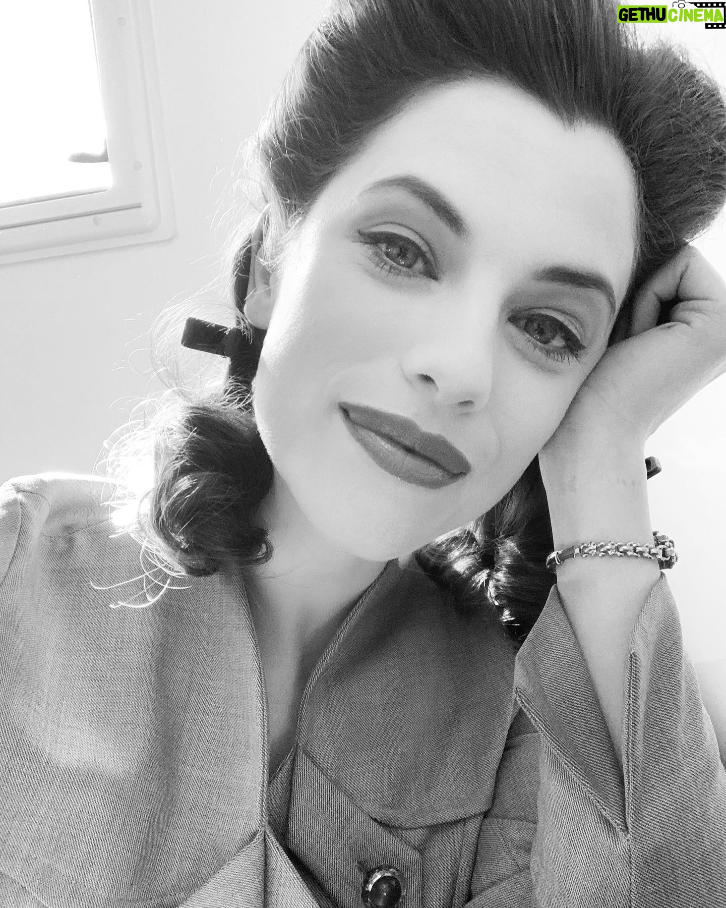 Jessica De Gouw - 8.1K Likes -