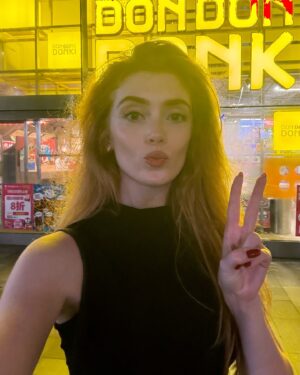 Jessica Gagen Instagram - Happy in HKG 📍🇭🇰

1. Victoria Peak
2. Harbour view
3. 10,000 Buddha Trail
4. Drone Show
5. Central
6. Moi
7. Architecture
8. Disney
9. Financial District
10. Humidity
11. School of Rock

#hkg #hongkong #asia #explorehongkong #travelhongkong #victoriapeak #hk #china #travel #travelblogger #engineer #missuk #stem #redhead #explore