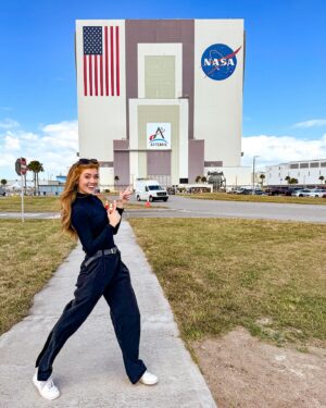 Jessica Gagen Instagram - Yesterday I visited NASA’s iconic VAB!

The VAB (Vehicle Assembly Building) was completed in 1966 and has since processed 12 Apollo missions, 4 Skylab missions, 1 Apollo-Soyuz project, 1 Ares 1 mission, Artemis 1 and all 135 Space Shuttle missions!

Quick facts about the VAB:

🚀 At 3,684,883 cubic meters, it is one of the largest buildings in the world by volume!

🚀 The American flag painted on the building is 209ft tall and 110ft wide - each star is 6ft across!

🚀 The building is made of 65,000 cubic yards of concrete and its frame contains 98,590 tons of steel!

Massive thank you to the team at @boeing for organising my visit - granting a foreign national access to this incredible piece of engineering doesn’t come easy! I’m mesmerised 🤩✨

#nasa #vab #stem #missengland #rocketscience #rocketscientist #aerospaceengineer #engineer #engineering #science #astro #avgeek #spacegeek #florida #capecanaveral #redhead #space #rocket #artemis