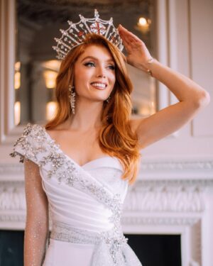 Jessica Gagen Instagram - Sunday spotlight on a dress fit for a museum 🤍

One last post dedicated to my stunningly detailed Miss World dress, designed by @henshallwaycouture, a collaboration between the incredibly talented @lovemoreericway and @scott_henshall ✨

The designers brought my vision to life by designing a timeless piece fit for royalty, and sourced the most AMAZING Cinderella-esque shoes to match 💎

Big thank you to the designers, dressmaker Sylvia and @mark.lloyd_jewellery who crafted the beautiful matching drop earrings, as well as a lovely good luck gift - the bangle I’m seen wearing in pic 1 which is engraved with ‘Extende ad astra’, reach for the stars 🚀

Extended thank you’s to sponsors @highbornlondon and @new.u_health for making a dream reality.

Pictures shot at @wynyardhall 

#adastra #missworld #missengland #misseurope #princess #fairytale #engineer #stem #couture