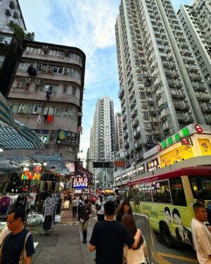 Jessica Gagen Instagram - Happy in HKG 📍🇭🇰

1. Victoria Peak
2. Harbour view
3. 10,000 Buddha Trail
4. Drone Show
5. Central
6. Moi
7. Architecture
8. Disney
9. Financial District
10. Humidity
11. School of Rock

#hkg #hongkong #asia #explorehongkong #travelhongkong #victoriapeak #hk #china #travel #travelblogger #engineer #missuk #stem #redhead #explore