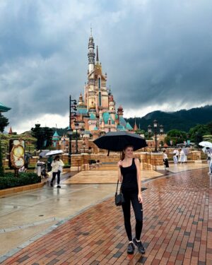 Jessica Gagen Instagram - Happy in HKG 📍🇭🇰

1. Victoria Peak
2. Harbour view
3. 10,000 Buddha Trail
4. Drone Show
5. Central
6. Moi
7. Architecture
8. Disney
9. Financial District
10. Humidity
11. School of Rock

#hkg #hongkong #asia #explorehongkong #travelhongkong #victoriapeak #hk #china #travel #travelblogger #engineer #missuk #stem #redhead #explore