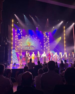 Jessica Ginkel Instagram - Mein erstes Mal - Dresden. 
Vielen Dank an das Ensemble und Team von @berlinberlinshow die mir den Anstoß gegeben haben nach Dresden zu reisen. Nach einer grandiosen Show in der Semperoper gab es heute noch ein Speeddating in Sachen Sightseeing - Zwinger, Frauenkirche, Residenzschloss. 
Ich komme bestimmt wieder! 

Habt ihr Tipps für einen zweiten Besuch in Dresden? 

Vielen Dank an @lanius_fairfashion für das schöne Outfit 🧡❤️🧡 

#werbungwegenmarkennennung
#berlinberlinshow
#bbpromotion
#dresden
#semperoper