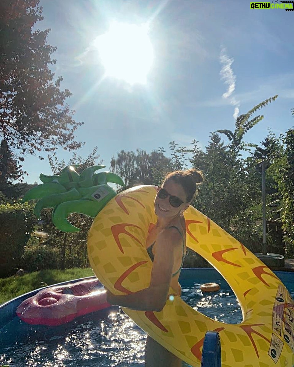 Jessica Ginkel - 5.6K Likes - Noch ein bisschen in der Sonne relaxen 🙏🏻 Wie sieht es bei euch aus. Hattet ihr auch etwas Zeit, um das schöne Wetter zu genießen?⠀
⠀
#sonne #genießen #dankbar