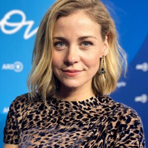 Jessica Ginkel Instagram - Bääm… meine letzte Woche in Bildern… sie war geprägt durch die Berlinale, Empfänge, Veranstaltungen, tolle Gespräche und wundervolle neue und alte Bekannte und Freunde. 
Vielen Dank!

Hier ein kleiner Einblick für euch….

#berlinale 

@ufa_production @ard_degeto  @ndf_film @blaueblume_filmpreis