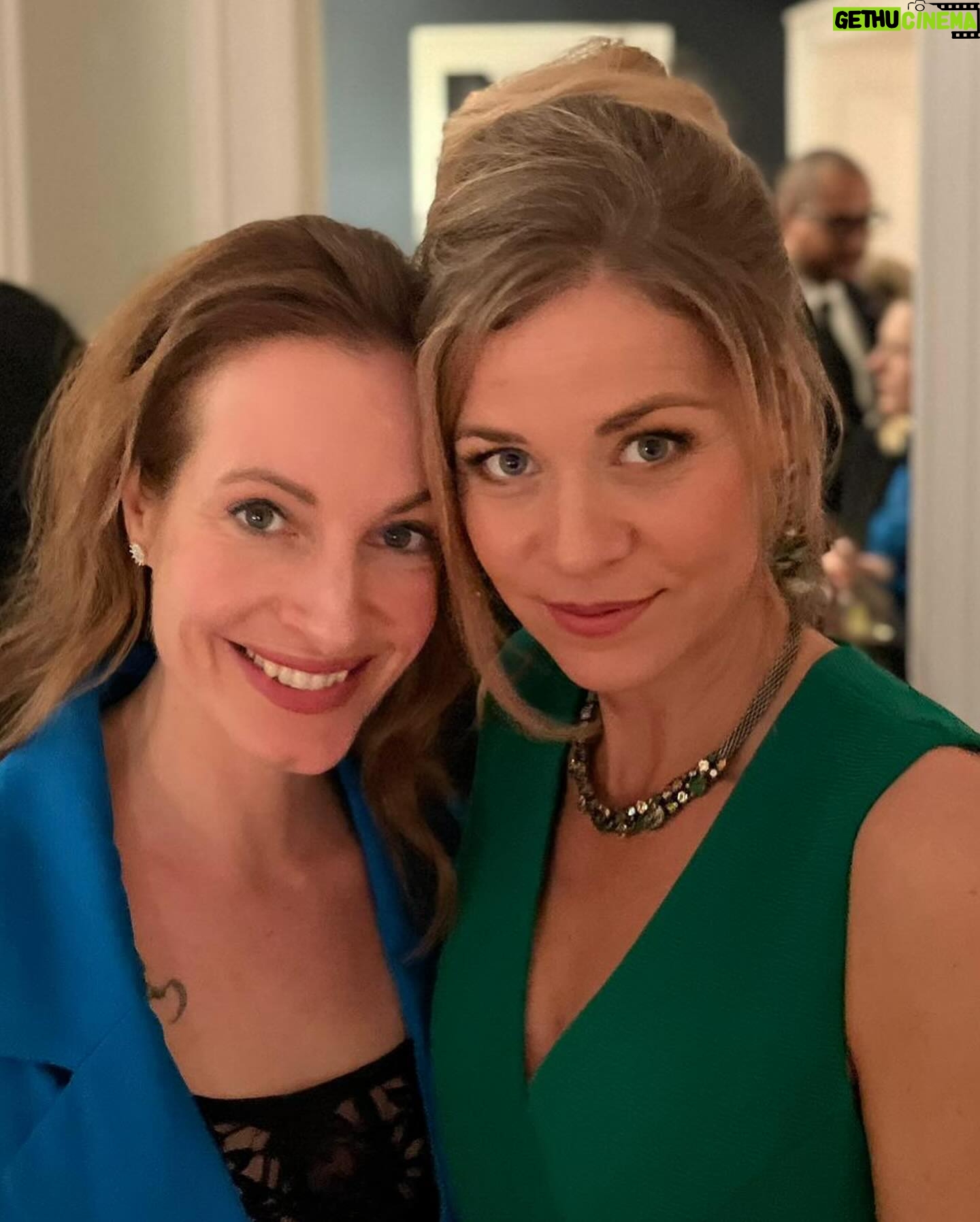 Jessica Ginkel - 2.7K Likes - Berlinale 2024
Ein paar Eindrücke der letzten Tage.
Schön war es!
Jetzt bin ich aber ganz schön müde ☺️
Kommt gut in die neue Woche.
@agenturahrweiler @idasimpressions @stiljaeger_pr @wehypeyou #berlinale #unbezahltewerbung