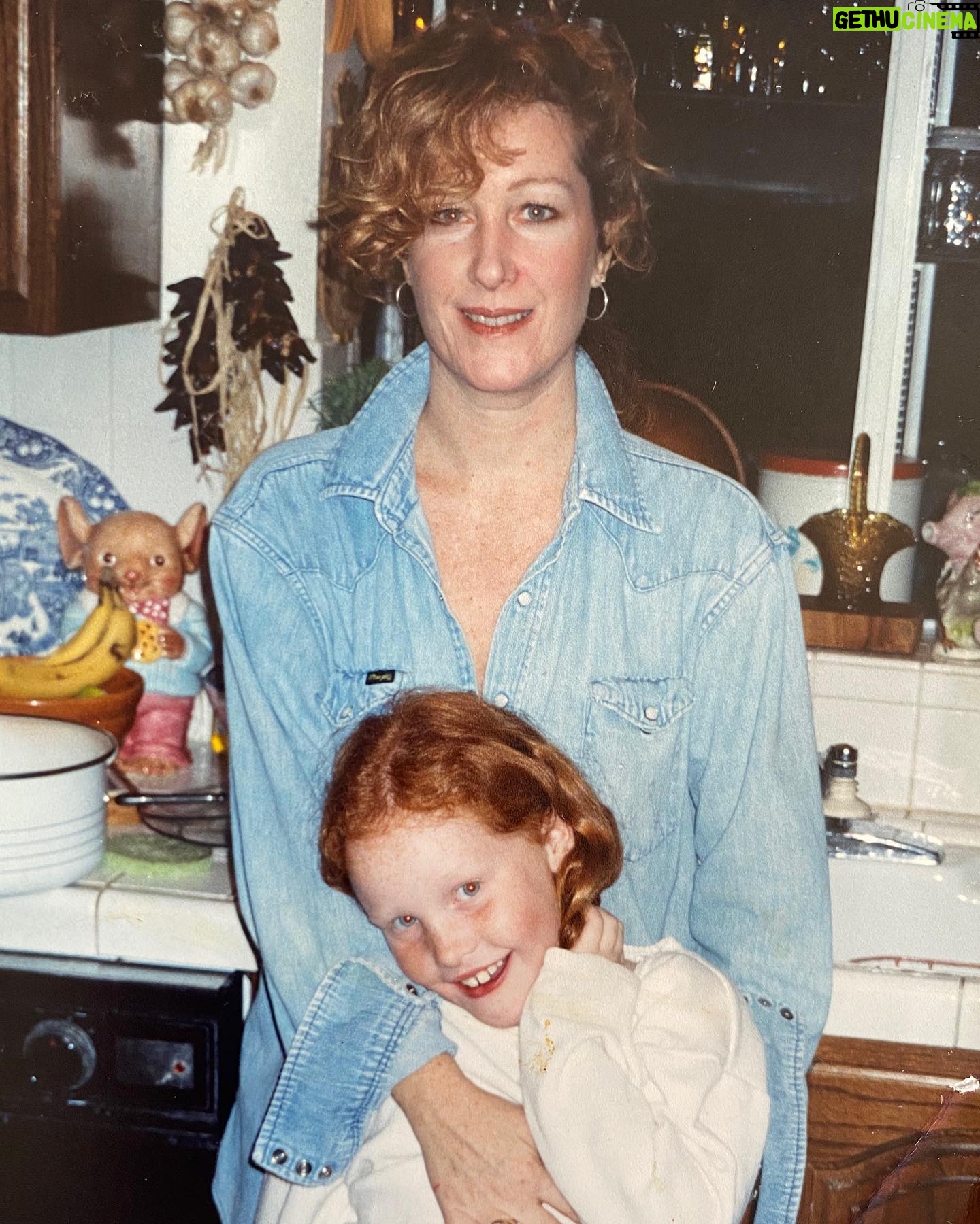 Jessica Keenan Wynn - 1.9K Likes - Happy Motherās Day to my 90s dream gal! ššš