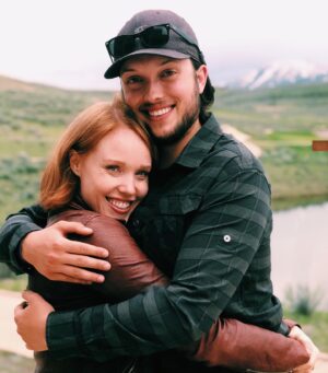 Jessica Keenan Wynn Instagram - **proud sister post**
This guy right here☝🏻My brother. My constant source of inspiration and awe just finished his 9-hour Step 2 exam in med school. Not only has he spent the last 3 plus years learning everything there is to know about the human body, but he has spent the last 2 years doing it in a pandemic. He crammed for test after test, all while caring for people in the ER battling covid, witnessing people lose their lives to the virus and disease, working with healthcare workers on the frontline, only to turn around and take more exams and more tests, attempting to focus and apply himself through one of the most challenging periods of our lives. To say I am proud of him would minimize the amount of utter amazement I hold for his tenacity, his care, his sincerity, his ambition, and his love of knowledge and people. I love you @brett1ski You did it! YOU DID IT!!!
I would be so appreciative if you showed my little bro Brett some love below.  Happy New Year, everyone…especially this guy 💛
