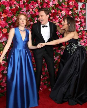 Jessica Keenan Wynn Instagram - One of my favorite photos from the 2018 Tony Awards. Too many captions to choose from.
