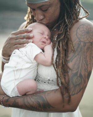 Jessica McDonald Instagram - Today, 12/6/2023 was your original due date. I couldn’t wait to see if you were a boy or a girl. Anticipating what you would even look like. Here you are, just as sweet as can be. Mommy loves you, Paczki 💙 my island beach boy. 

📸: @vandiangga