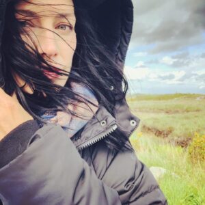 Jessica Paré Instagram - I went to Ireland to work on Death of a Ladies’ Man, written & directed by @matt4biss. It was cold and beautiful and Gabriel Byrne is a gd TREASURE.  #deathofaladiesman