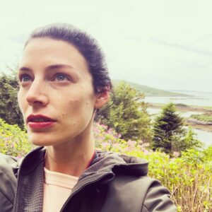 Jessica Paré Instagram - I went to Ireland to work on Death of a Ladies’ Man, written & directed by @matt4biss. It was cold and beautiful and Gabriel Byrne is a gd TREASURE.  #deathofaladiesman
