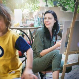 Jessica Paré Instagram - Driven & Dedicated 💜 Driven by a commitment to make things better, my stepmother inspired me to work towards positive change in my community and our environment. Seeing my kids already thinking about ways they, too, can contribute gives me hope. #CoolLikeMom  What makes you cool like your mom, or one you know? Share it on Instagram or Facebook via a post or your story with the hashtag #CoolLikeMom @Reitmans and a donation of $0.50 will be made by Reitmans to the Canadian Women’s Foundation to help girl’s empowerment. Every like, comment or share on my post & yours will also generate a donation. #sponsored #mothersday