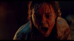 Jessica Sutton Instagram - got my carrie moment 🩸
•
I would eat goo for you any day @emjaybassett 
•
#rogue available on-demand worldwide,  @dstvza @showmaxonline