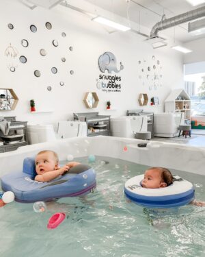 Jessica Tyler Instagram - Dreamy day at @snugglesnbubblesspa 🛁🫧 Hydrotherapy followed by an RMT massage = happy baby! Anthony & Alora had the BEST time 💙 Thank you for having us!