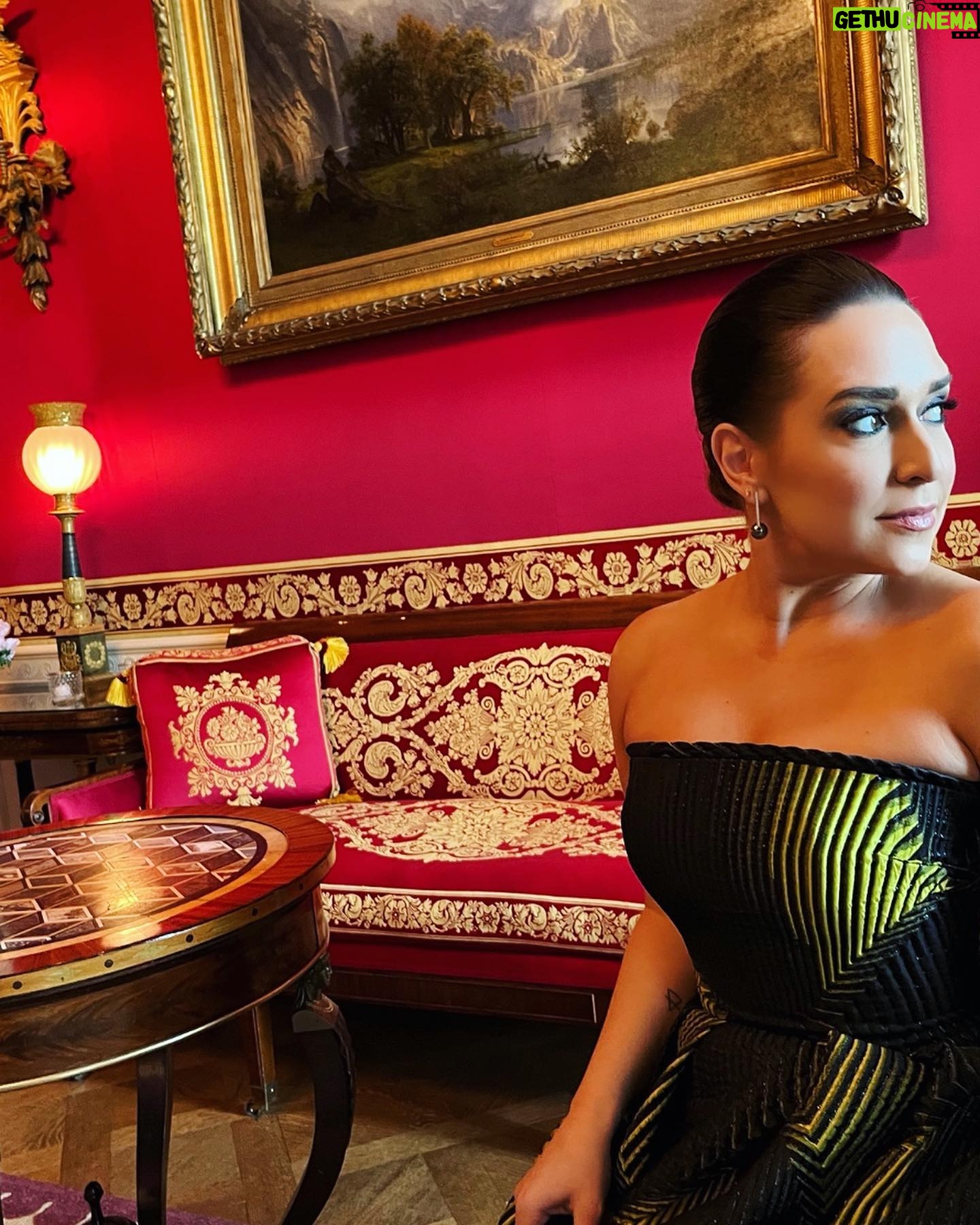 Jessica Vosk - 14.7K Likes - Is it weird I’m deceased now?
#whitehouse #statedinner #funnygirl #broadway #president
Dress: @alexteih_studio
Jewels: @brokenenglishjewelry
Heels: @sam_edelman
Styled: @dassonvogue
Makeup: @erwinkarmagomez
Hair: Nariye Hiraoglu