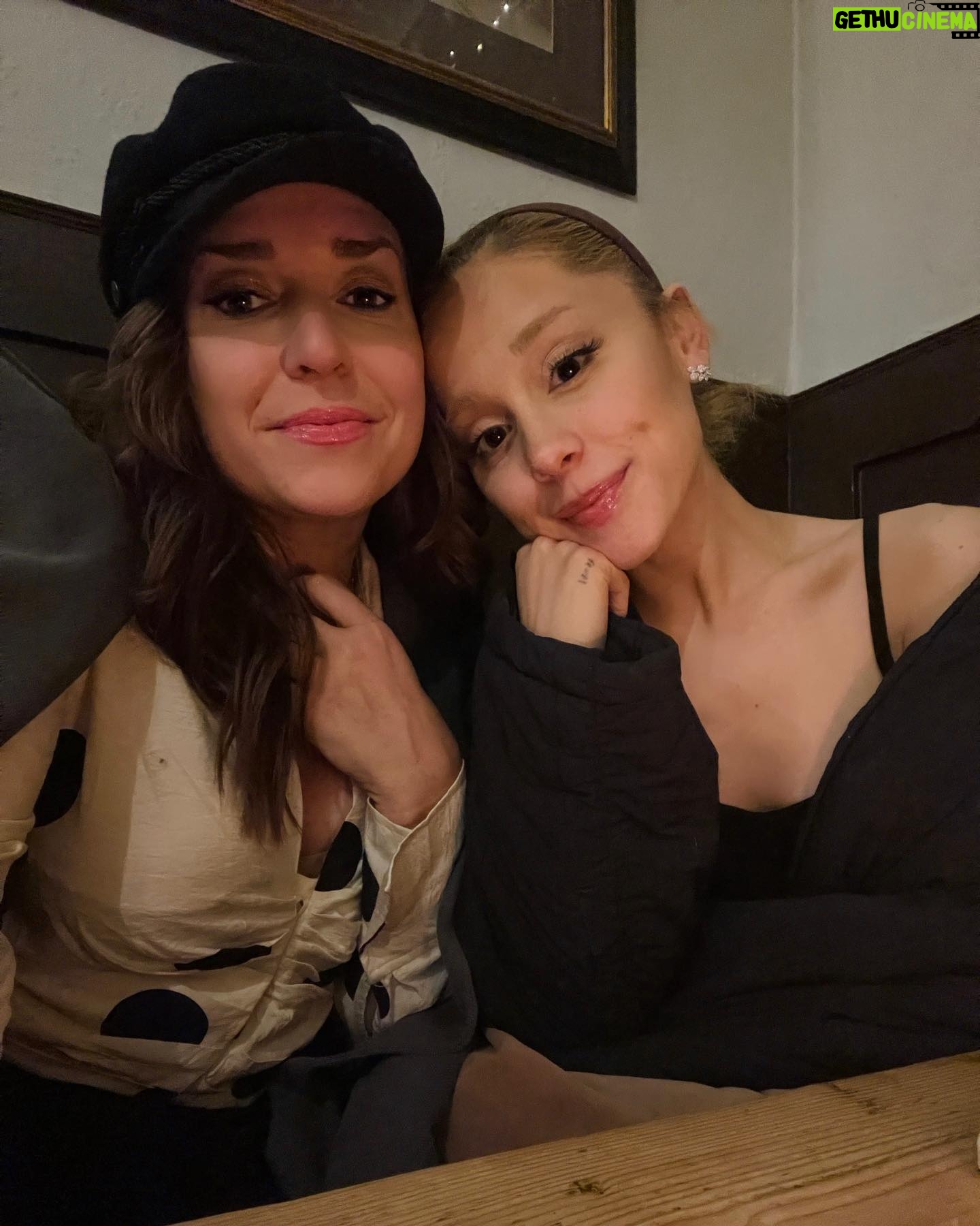 Jessica Vosk - 25.9K Likes - Eat, Pray, London:
-Dearest, darlingest momsie and popsicle 💚💖
-Shakespeare at Westminster Abbey
-Never keep a girl from her Sunday Roast and Yorkshire Pudding
-She did the thing…
-Then we did the thing
-Humble Crumble was, in fact, the richest shit I’ve ever eaten @ Borough Market
-Walter yelling in British
-Fred socks in Notting Hill
-Fleet Street candid happy
-May 12…PBS Great Performances…Be there.